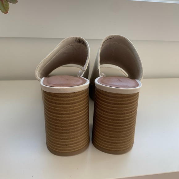 Universal Thread Heels - Picture 3 of 4